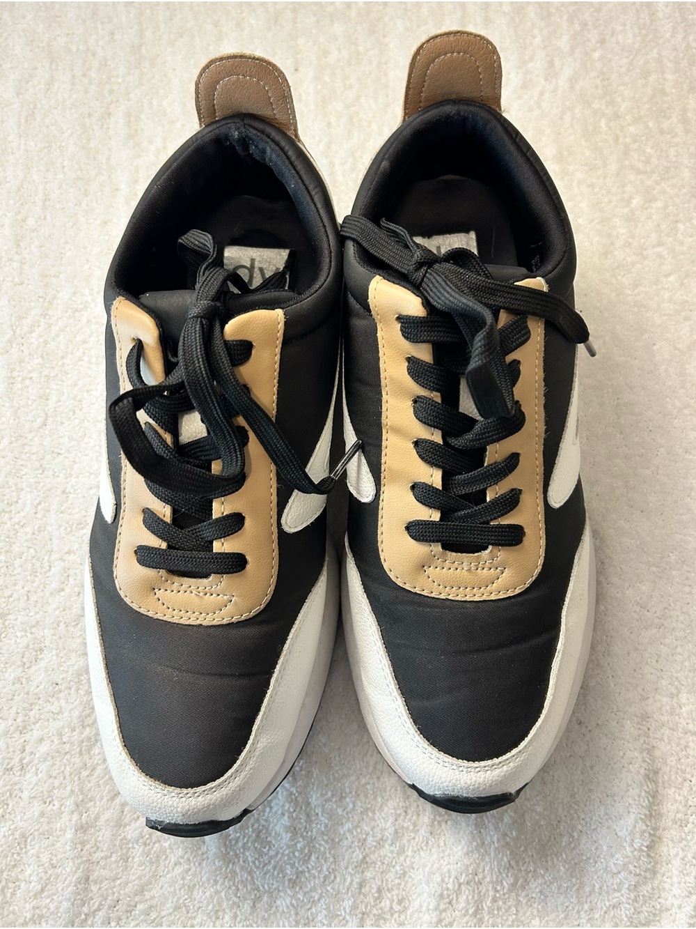 DV Dolce Vita Bossy Sneakers Black Tan White Women’s 9.5 Excellent